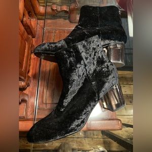 NWOT Rag & Bone Black Crushed Velvet Ankle Boots Sz 41